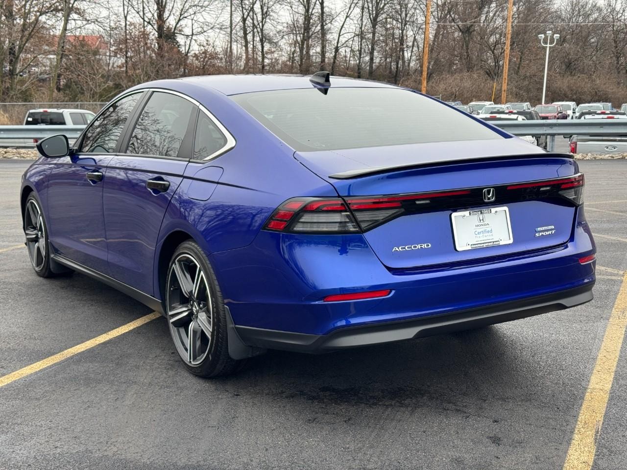 Honda Accord Hybrid Vehicle Full-screen Gallery Image 07