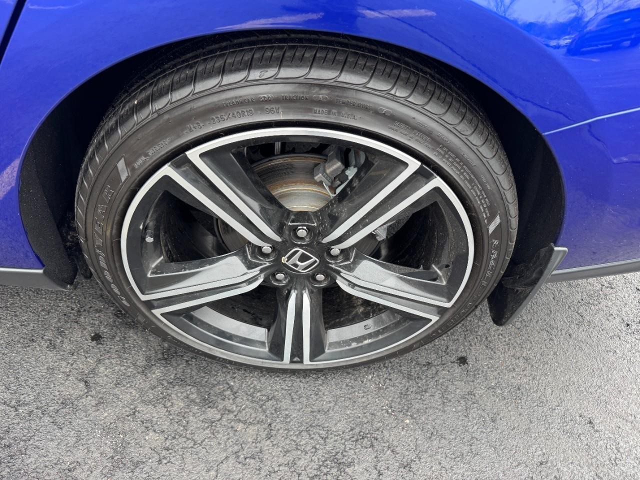 Honda Accord Hybrid Vehicle Full-screen Gallery Image 08