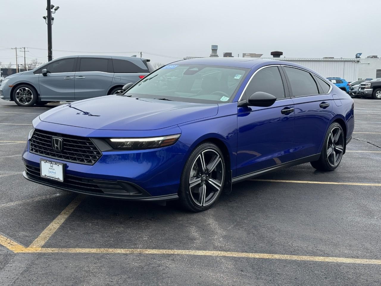 Honda Accord Hybrid Vehicle Full-screen Gallery Image 09