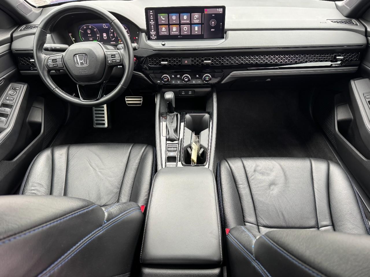 Honda Accord Hybrid Vehicle Full-screen Gallery Image 12