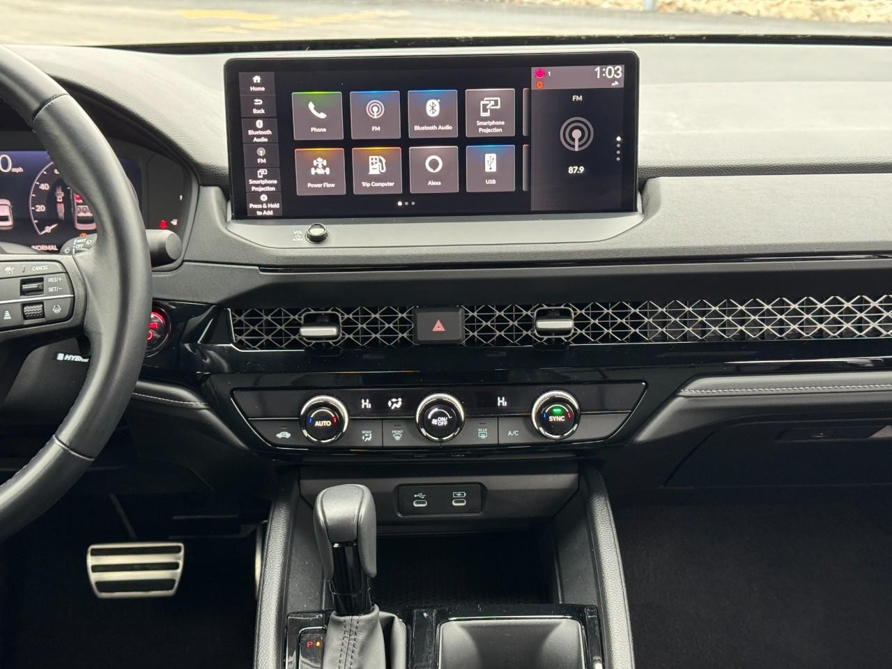 Honda Accord Hybrid Vehicle Full-screen Gallery Image 14