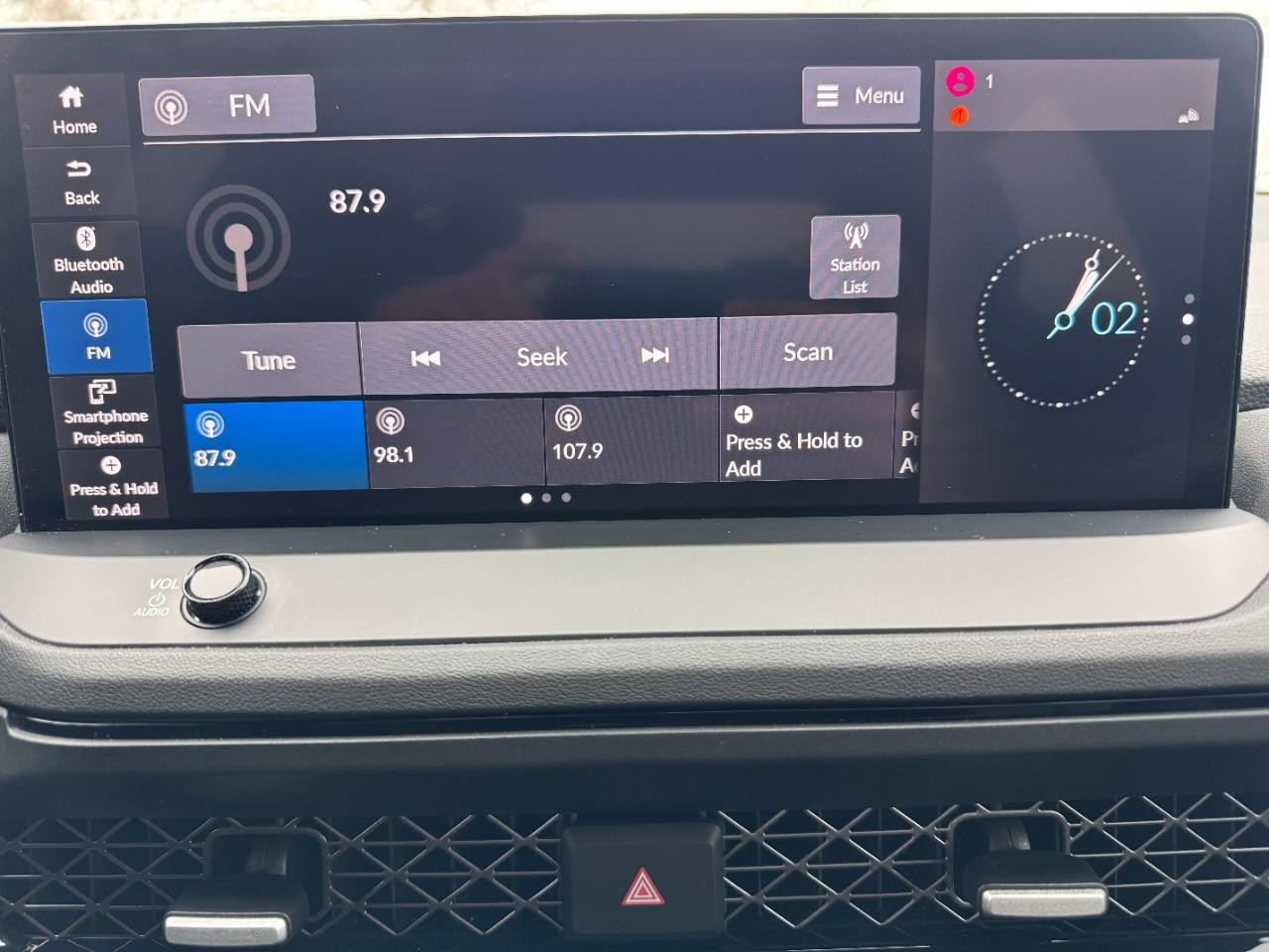 Honda Accord Hybrid Vehicle Full-screen Gallery Image 24