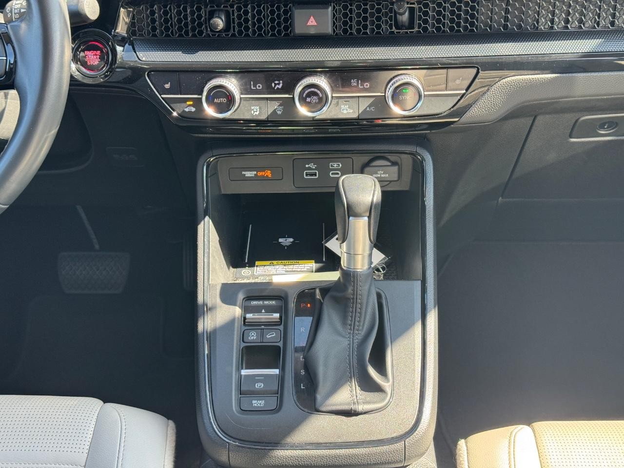 Honda CR-V Vehicle Full-screen Gallery Image 12