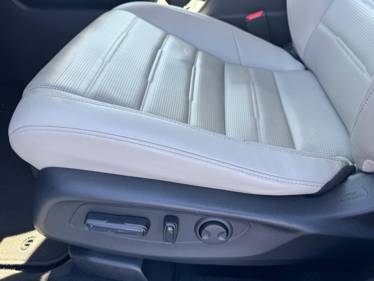 Honda CR-V Vehicle Full-screen Gallery Image 19