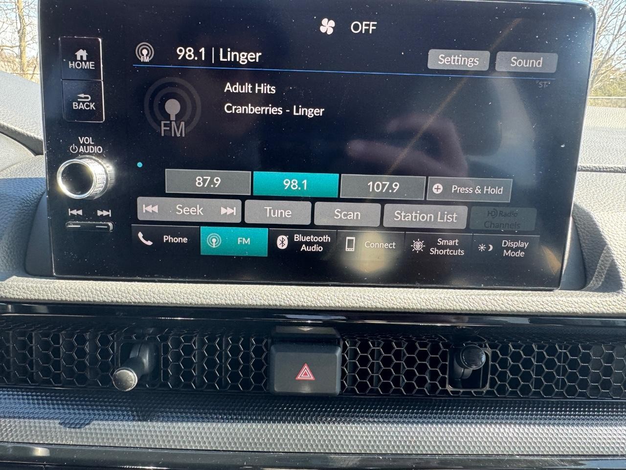 Honda CR-V Vehicle Full-screen Gallery Image 22