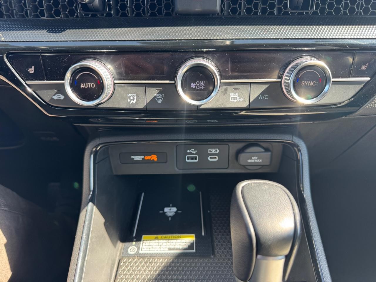 Honda CR-V Vehicle Full-screen Gallery Image 24