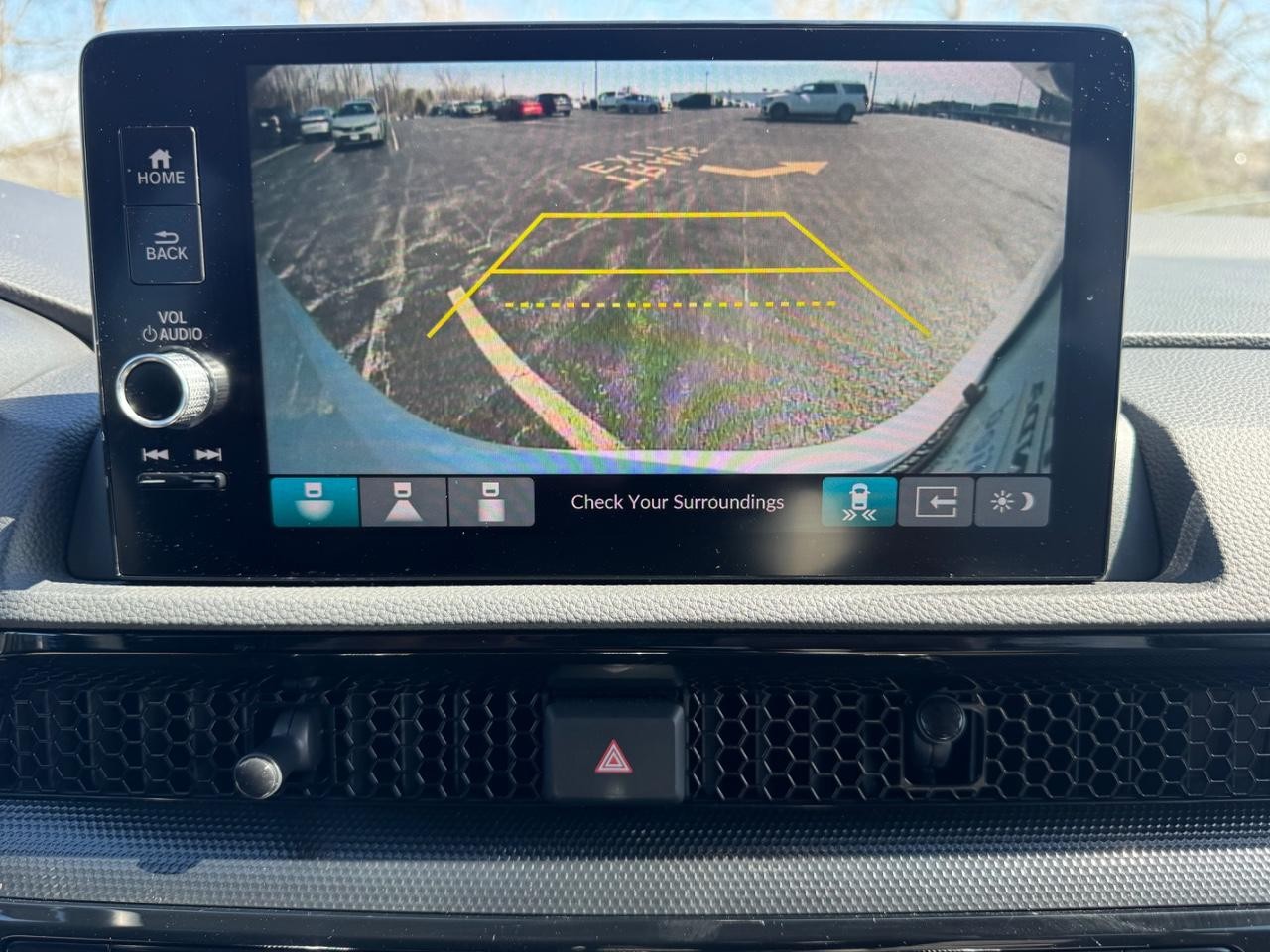 Honda CR-V Vehicle Full-screen Gallery Image 25