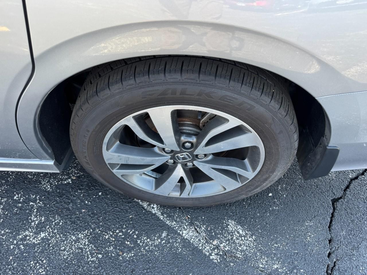 Honda Odyssey Vehicle Full-screen Gallery Image 07