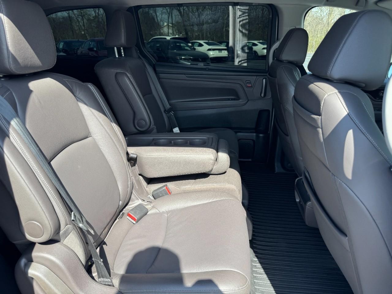 Honda Odyssey Vehicle Full-screen Gallery Image 10