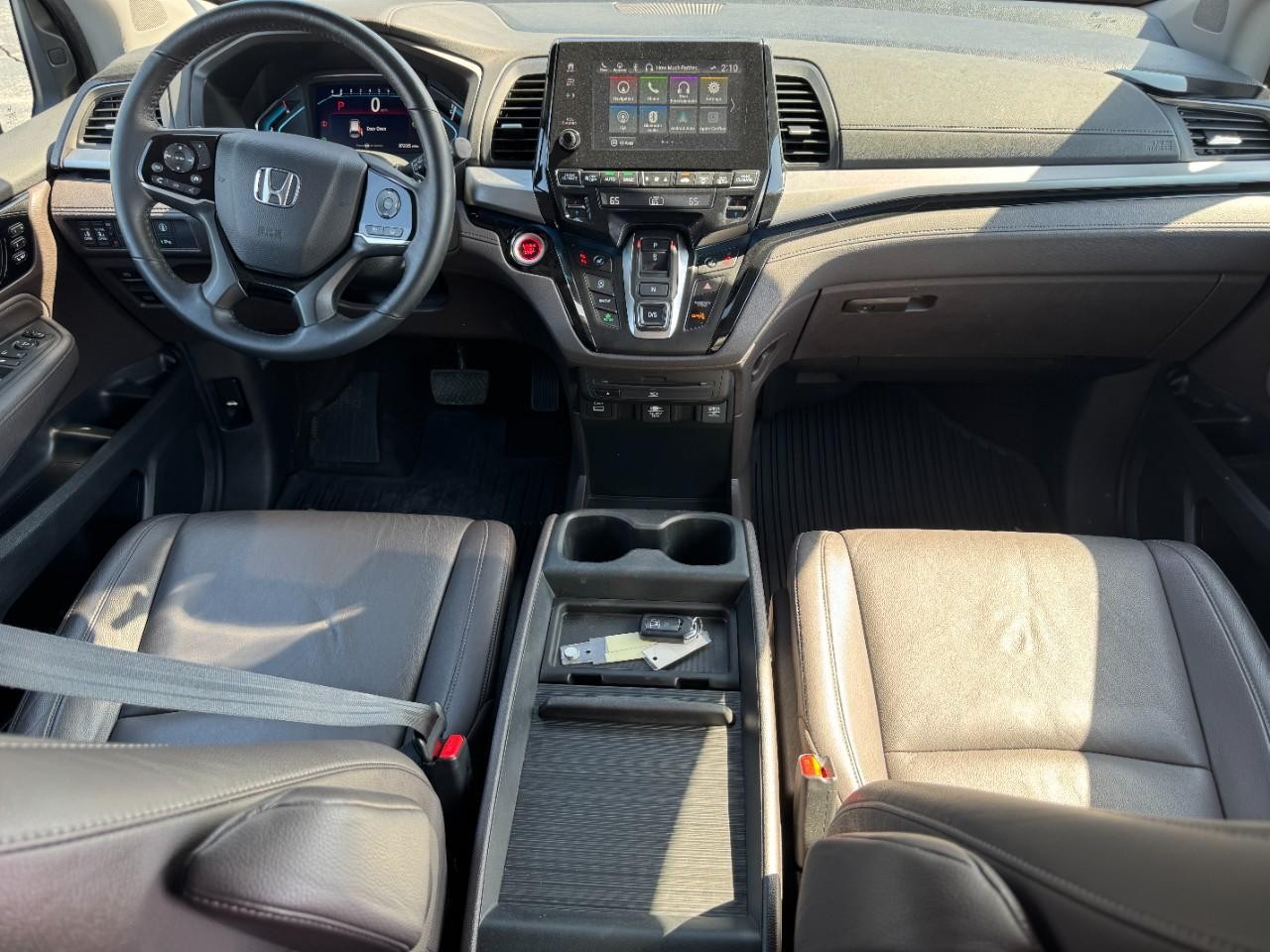 Honda Odyssey Vehicle Full-screen Gallery Image 12