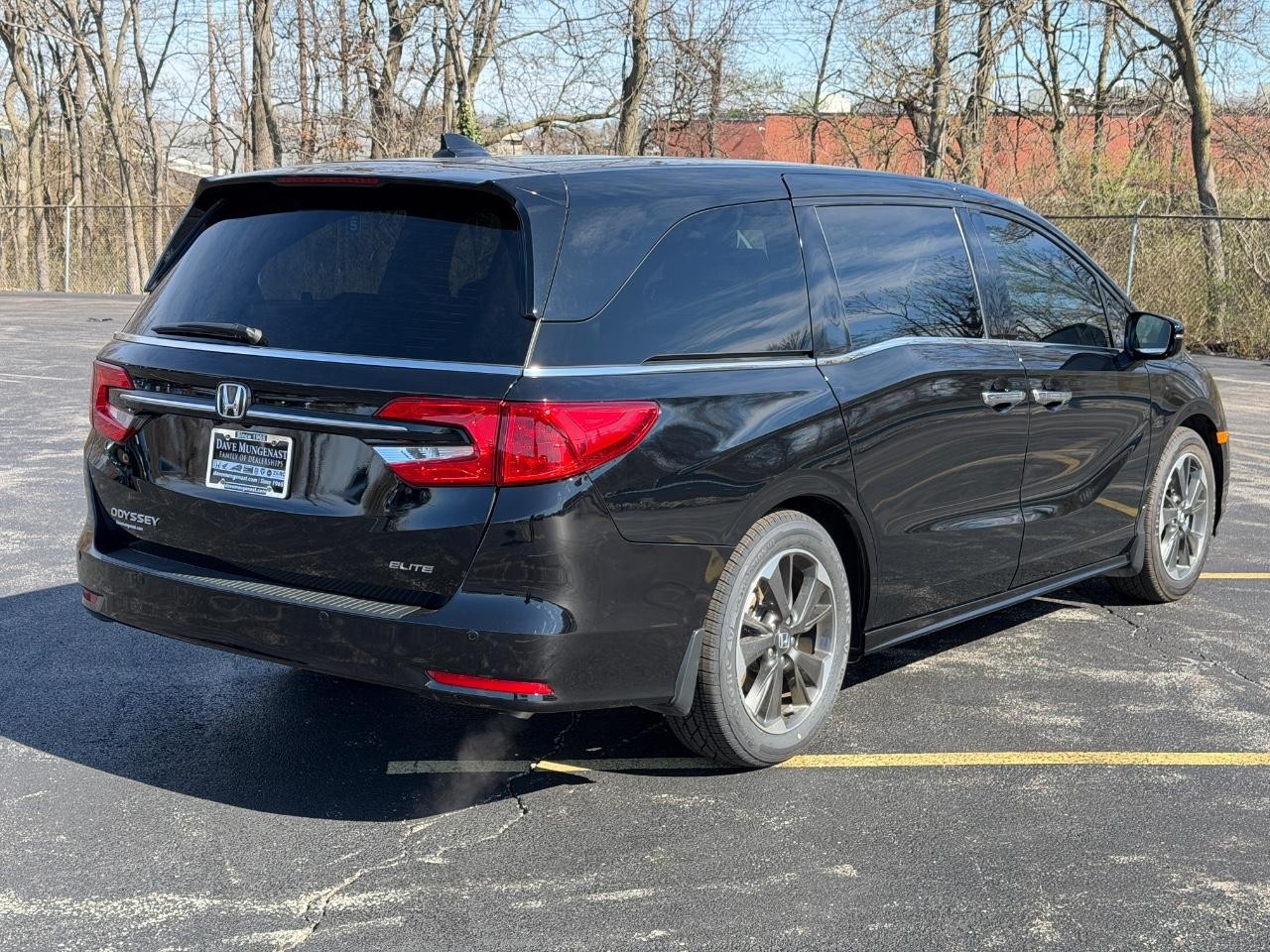 Honda Odyssey Vehicle Full-screen Gallery Image 02