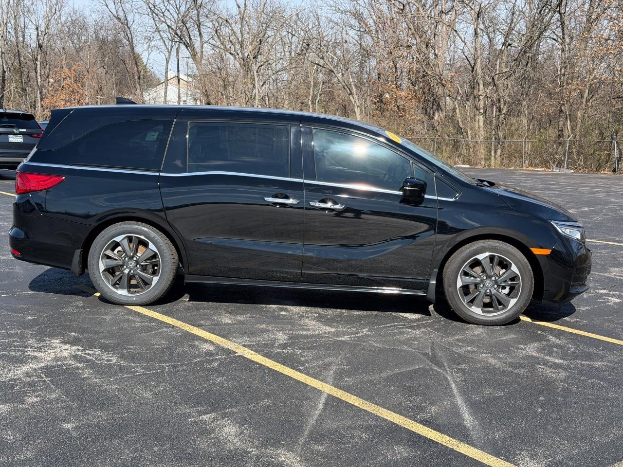 Honda Odyssey Vehicle Full-screen Gallery Image 03
