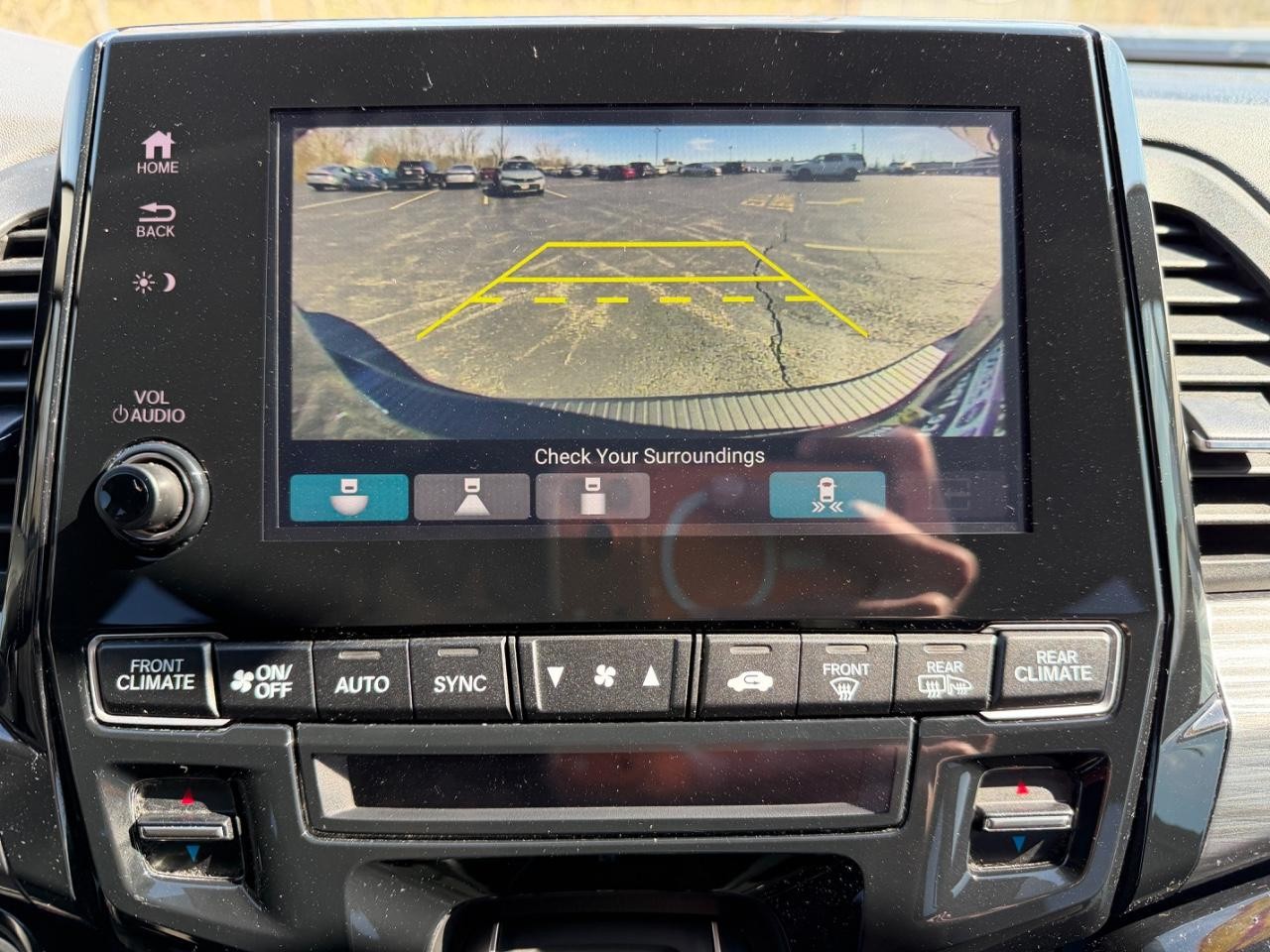 Honda Odyssey Vehicle Full-screen Gallery Image 25