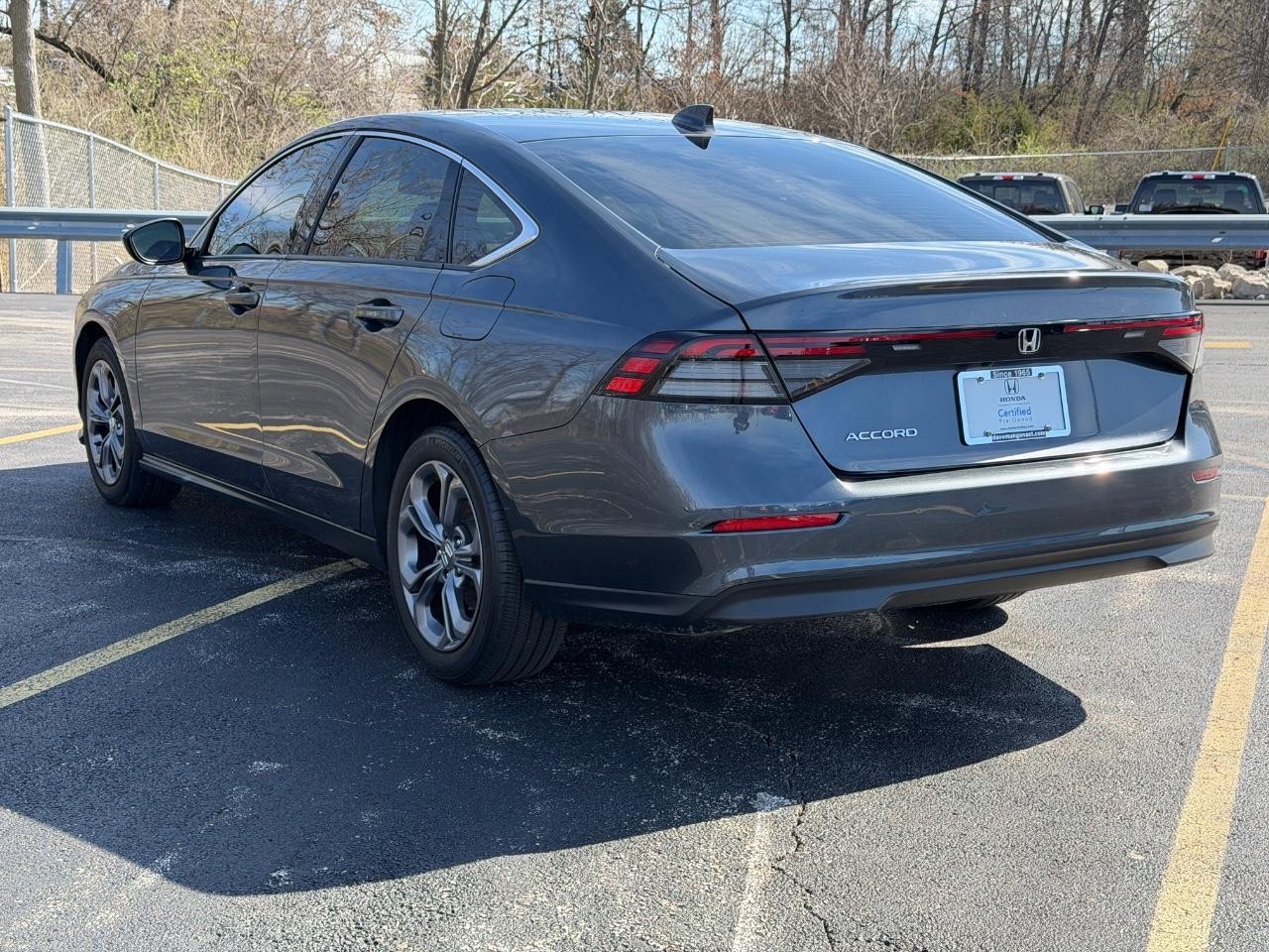 Honda Accord Sedan Vehicle Full-screen Gallery Image 04