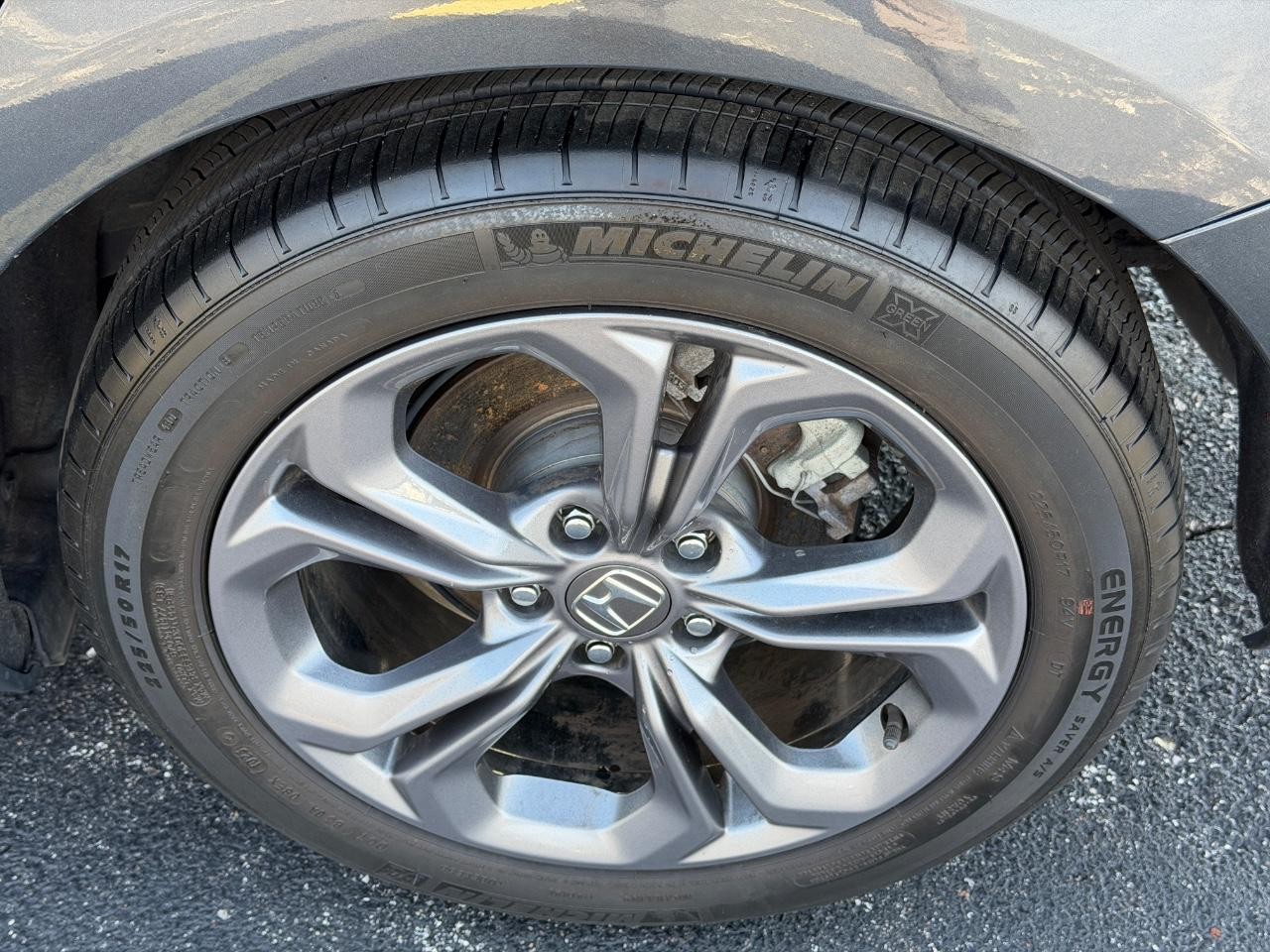 Honda Accord Sedan Vehicle Full-screen Gallery Image 09