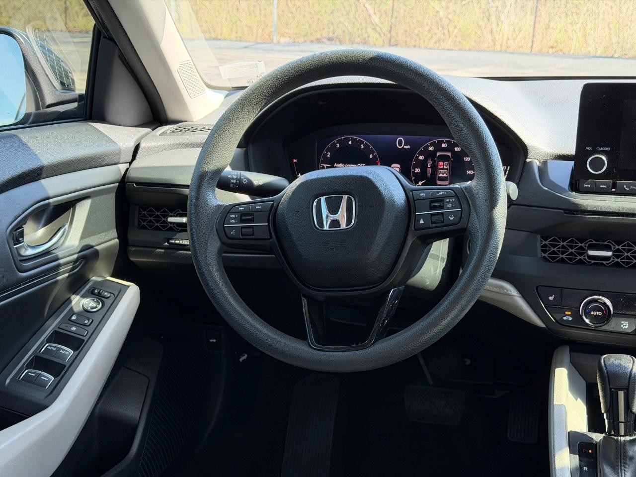 Honda Accord Sedan Vehicle Full-screen Gallery Image 12