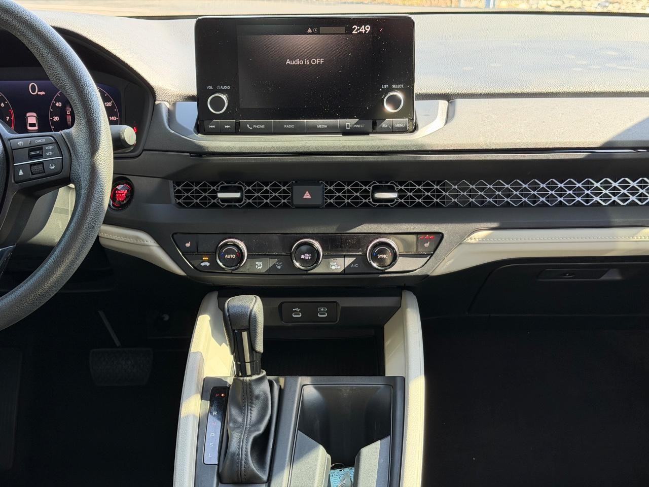 Honda Accord Sedan Vehicle Full-screen Gallery Image 15