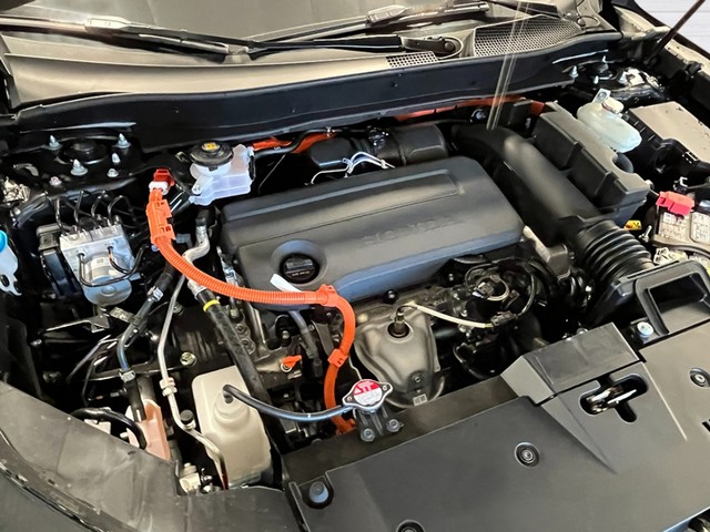 Honda CR-V Hybrid Vehicle Full-screen Gallery Image 12