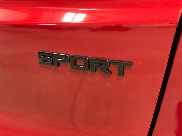 Honda CR-V Hybrid Vehicle Full-screen Gallery Image 05