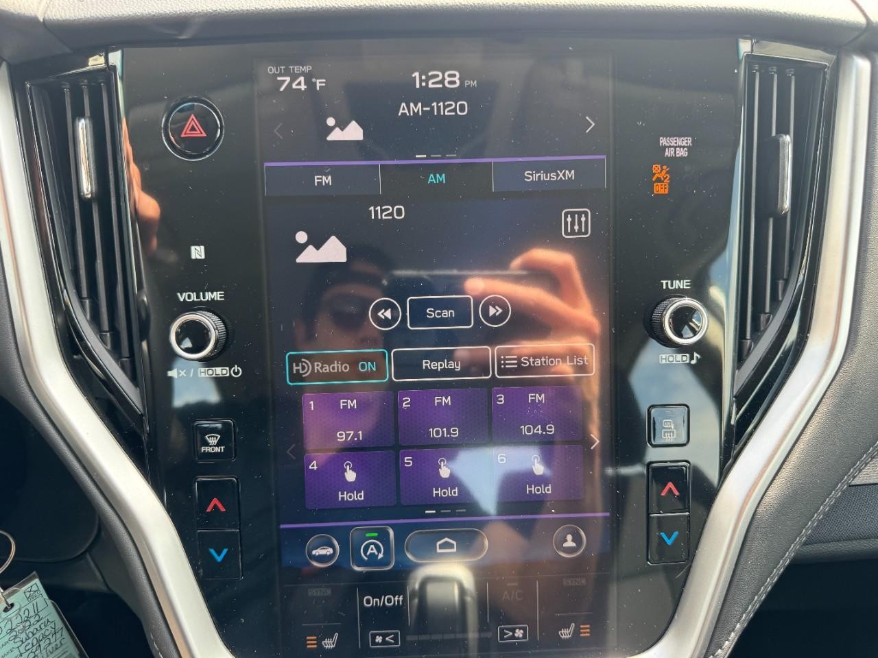 Subaru Legacy Vehicle Full-screen Gallery Image 22