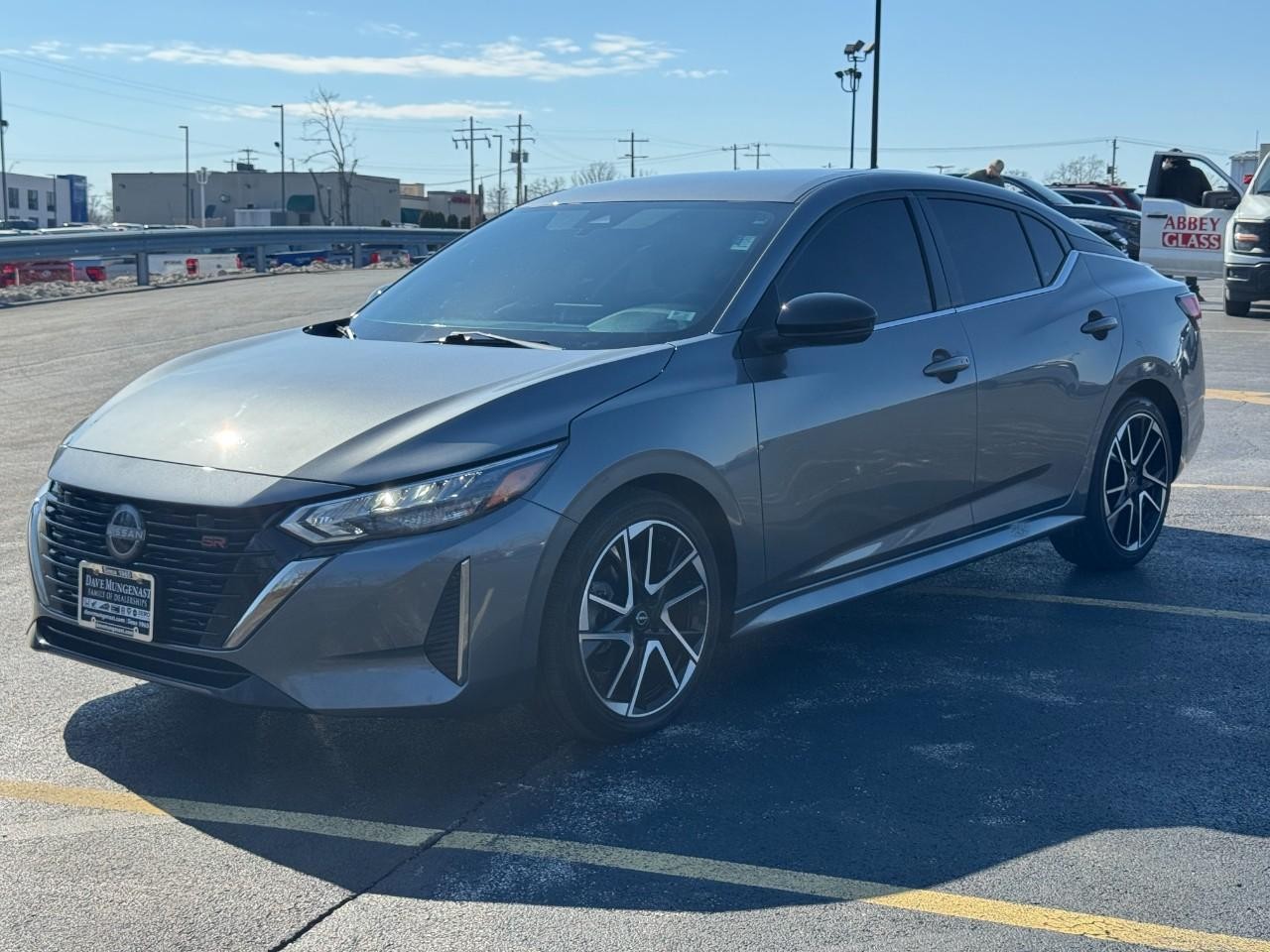 Nissan Sentra Vehicle Full-screen Gallery Image 08