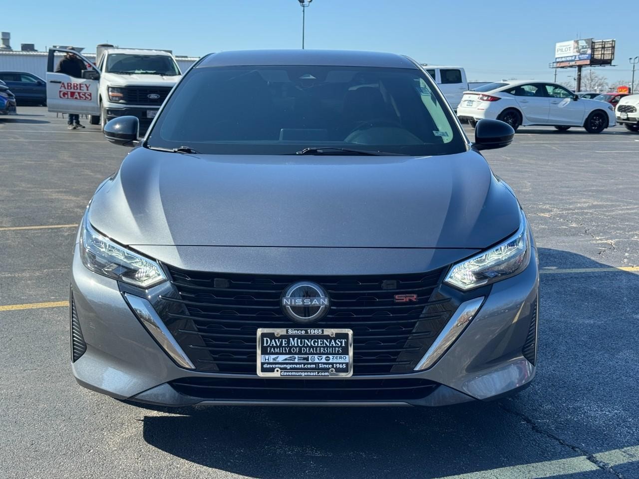 Nissan Sentra Vehicle Full-screen Gallery Image 09