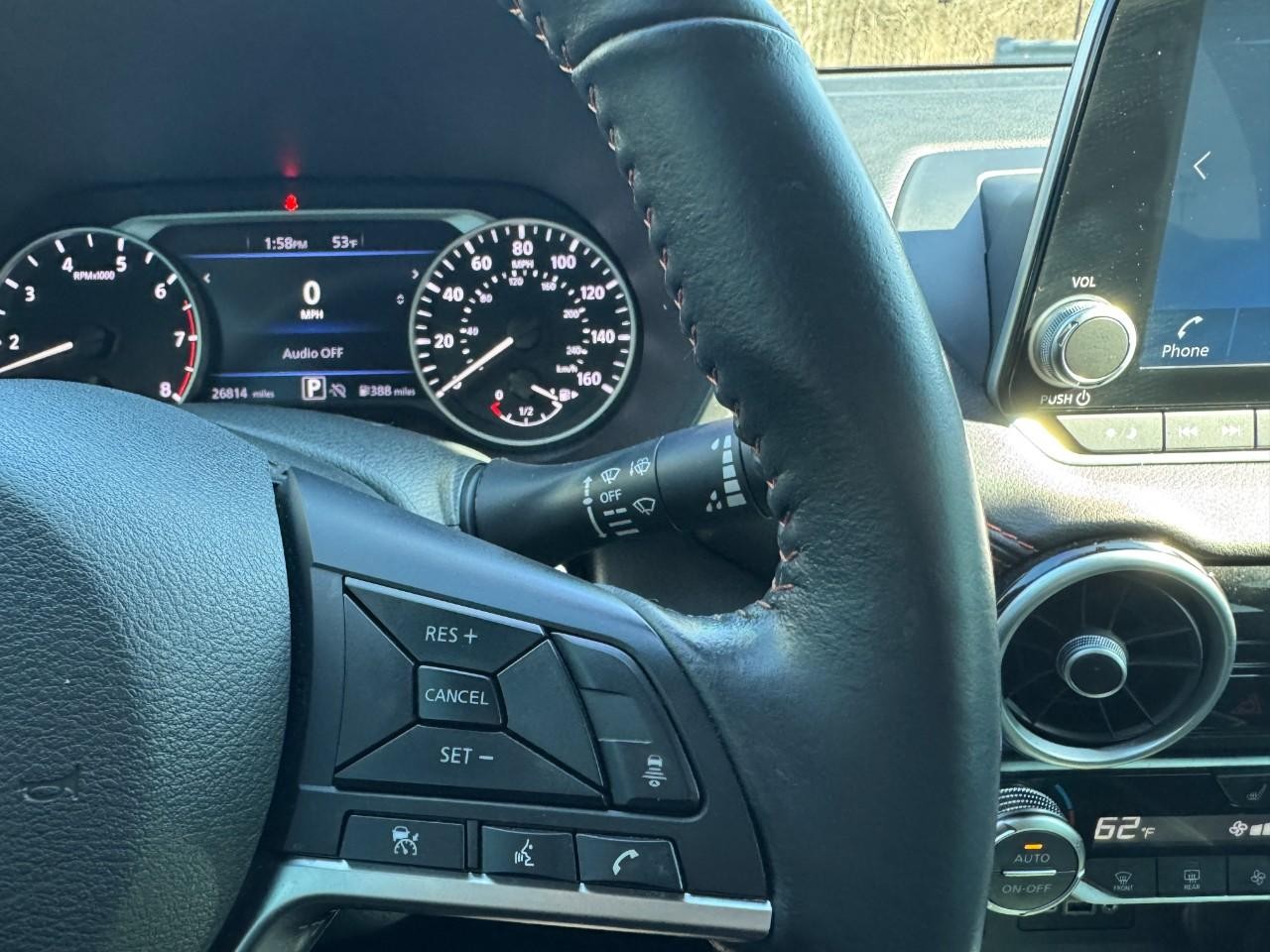 Nissan Sentra Vehicle Full-screen Gallery Image 19