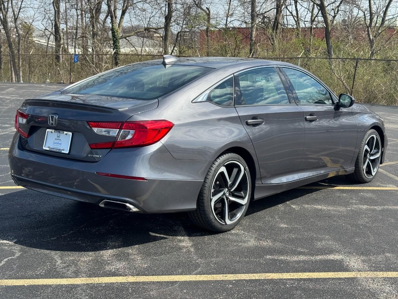 Honda Accord Sedan Vehicle Full-screen Gallery Image 03