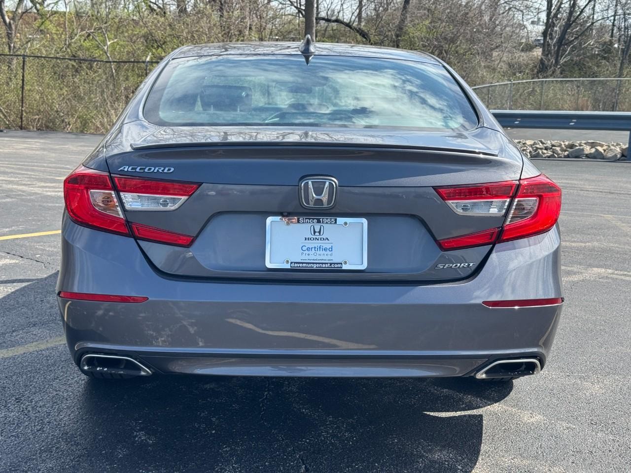 Honda Accord Sedan Vehicle Full-screen Gallery Image 05