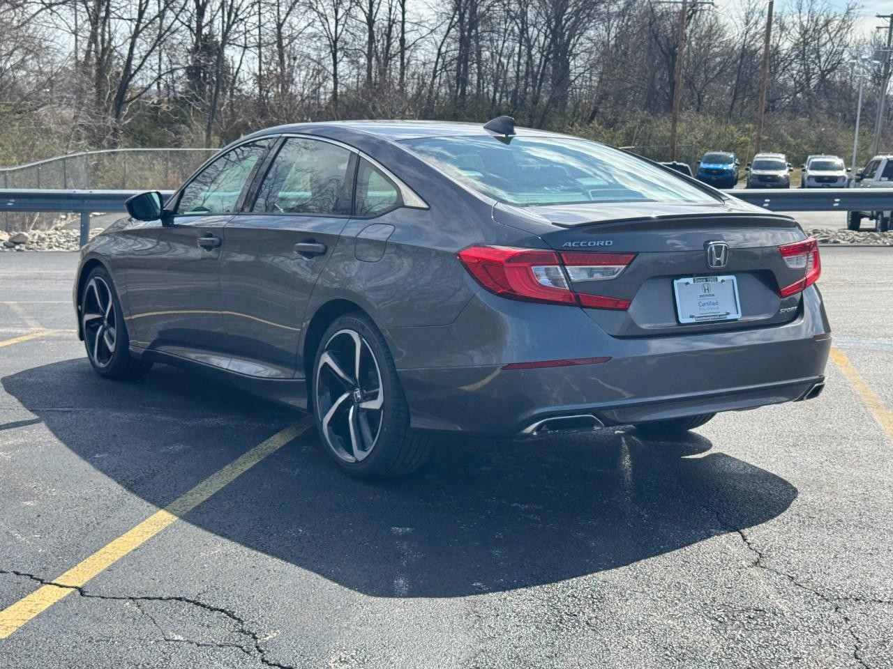 Honda Accord Sedan Vehicle Full-screen Gallery Image 06