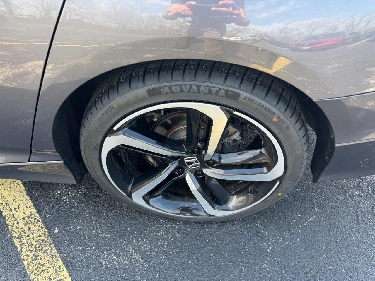 Honda Accord Sedan Vehicle Full-screen Gallery Image 07