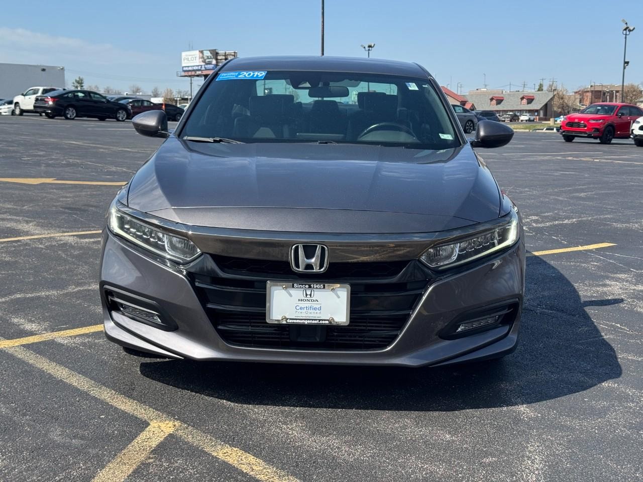 Honda Accord Sedan Vehicle Full-screen Gallery Image 09