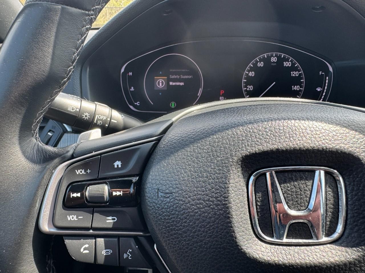 Honda Accord Sedan Vehicle Full-screen Gallery Image 20