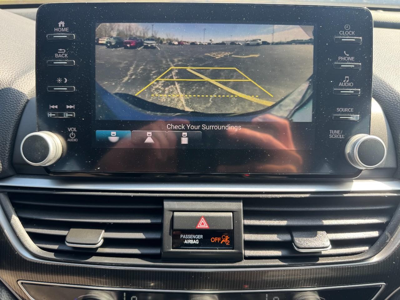 Honda Accord Sedan Vehicle Full-screen Gallery Image 24