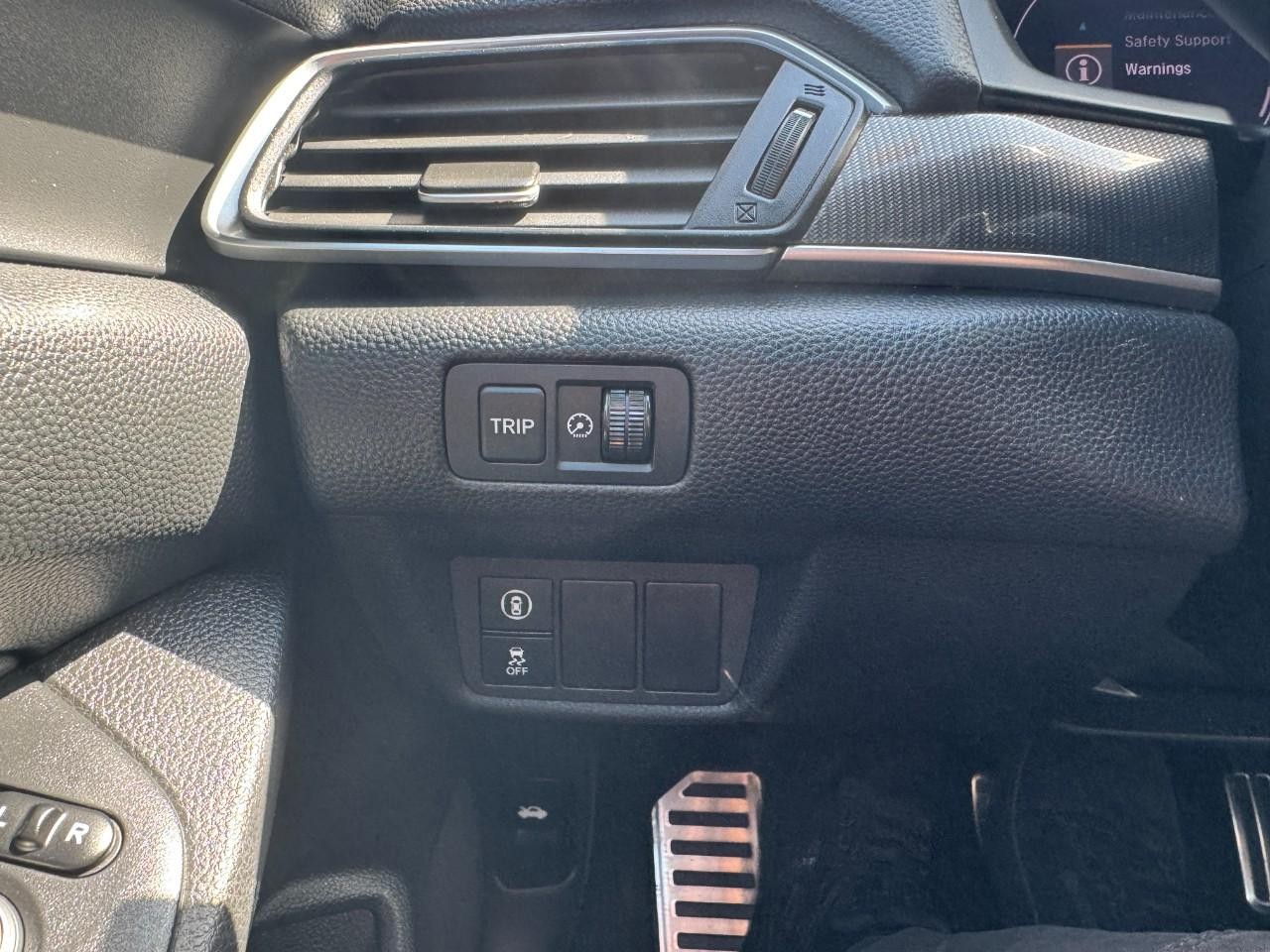 Honda Accord Sedan Vehicle Full-screen Gallery Image 26