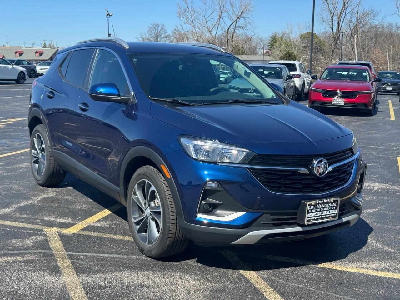 Buick Encore GX Vehicle Full-screen Gallery Image 02