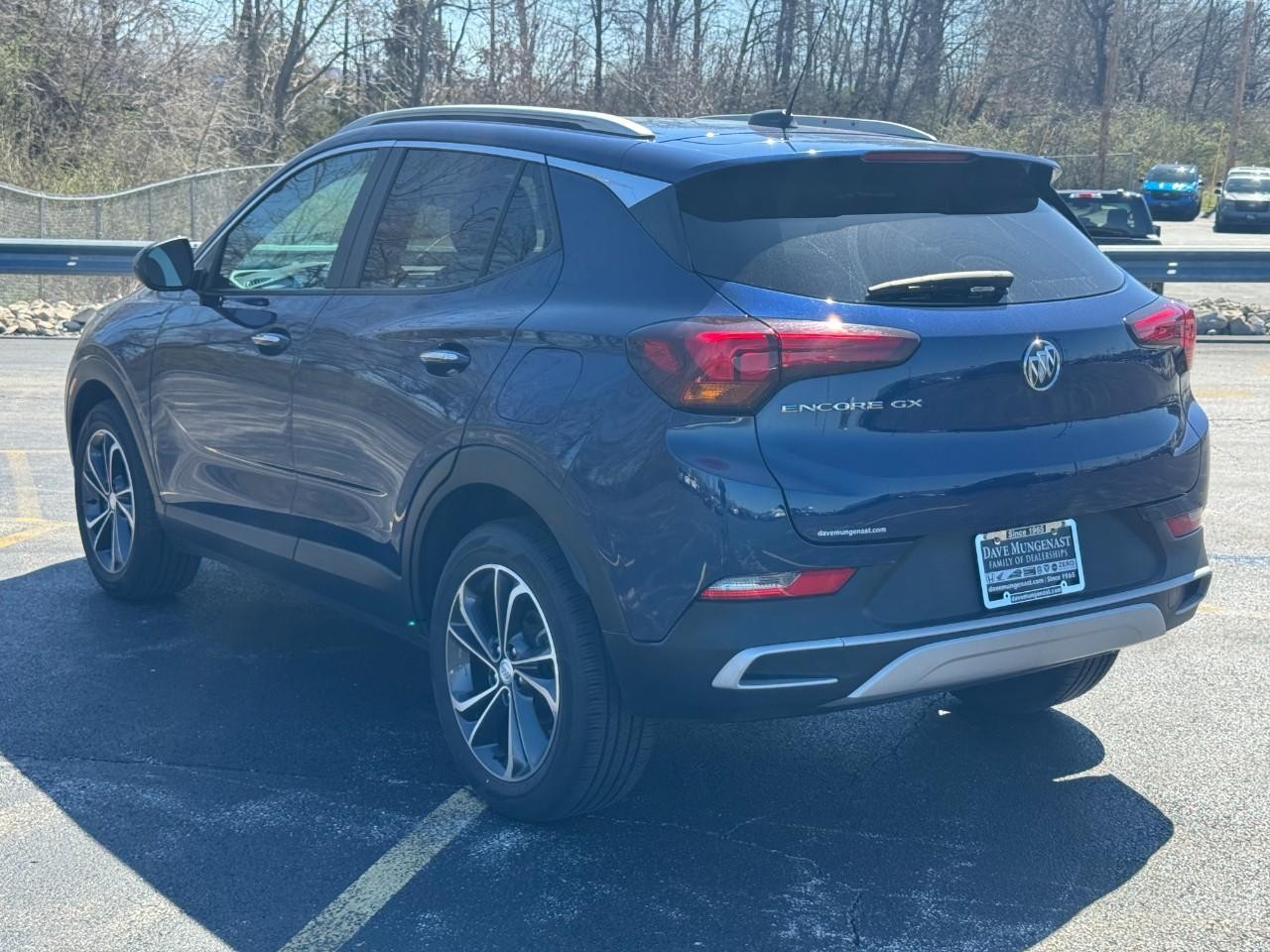 Buick Encore GX Vehicle Full-screen Gallery Image 07