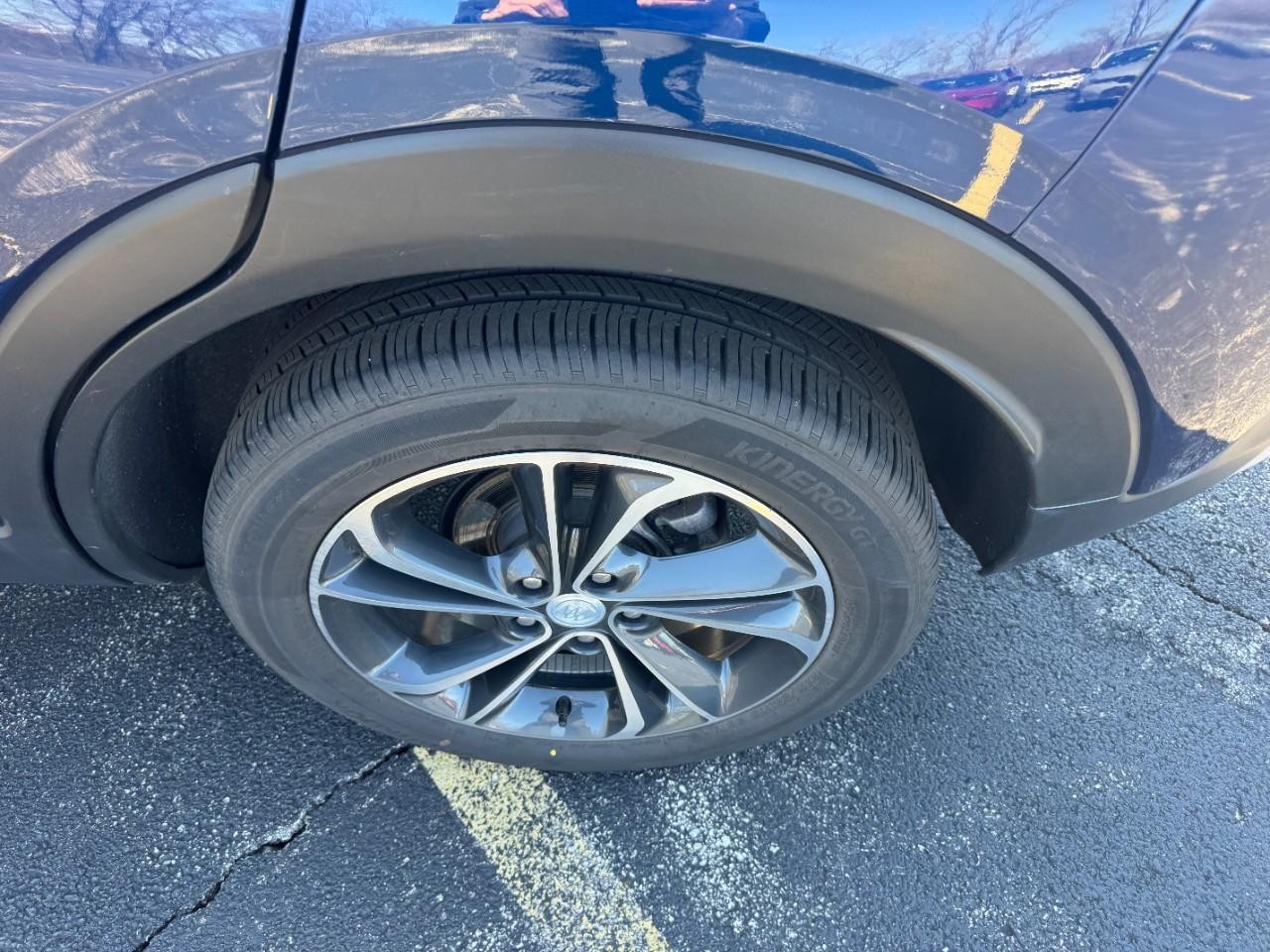 Buick Encore GX Vehicle Full-screen Gallery Image 08