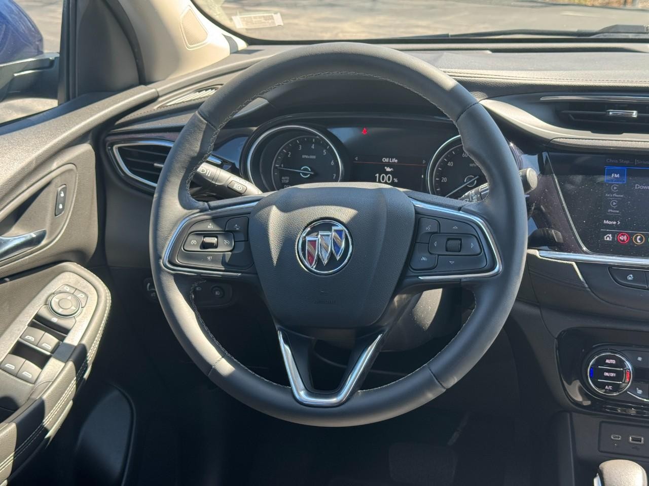 Buick Encore GX Vehicle Full-screen Gallery Image 13