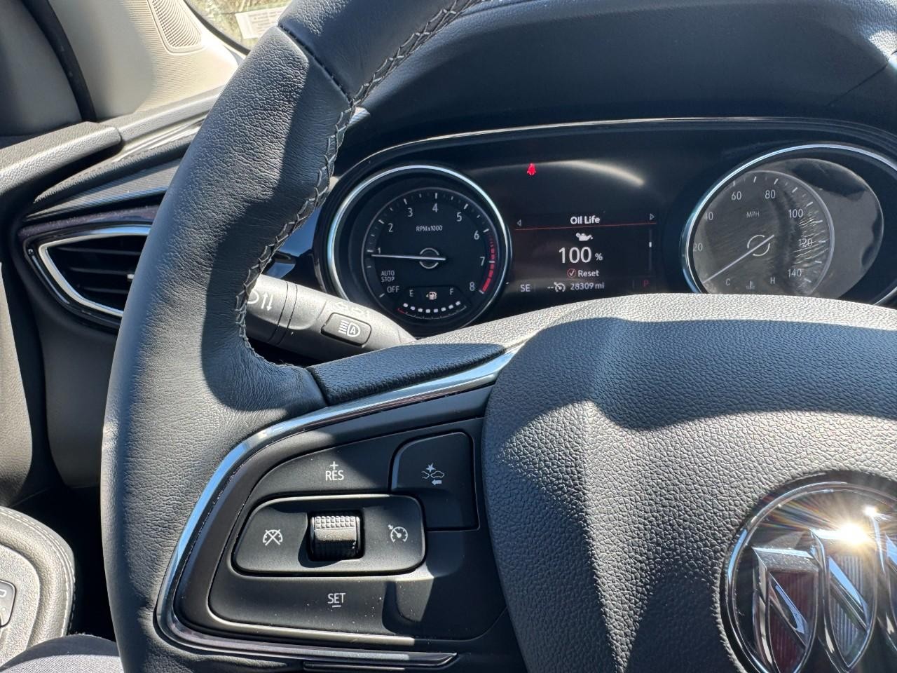 Buick Encore GX Vehicle Full-screen Gallery Image 20