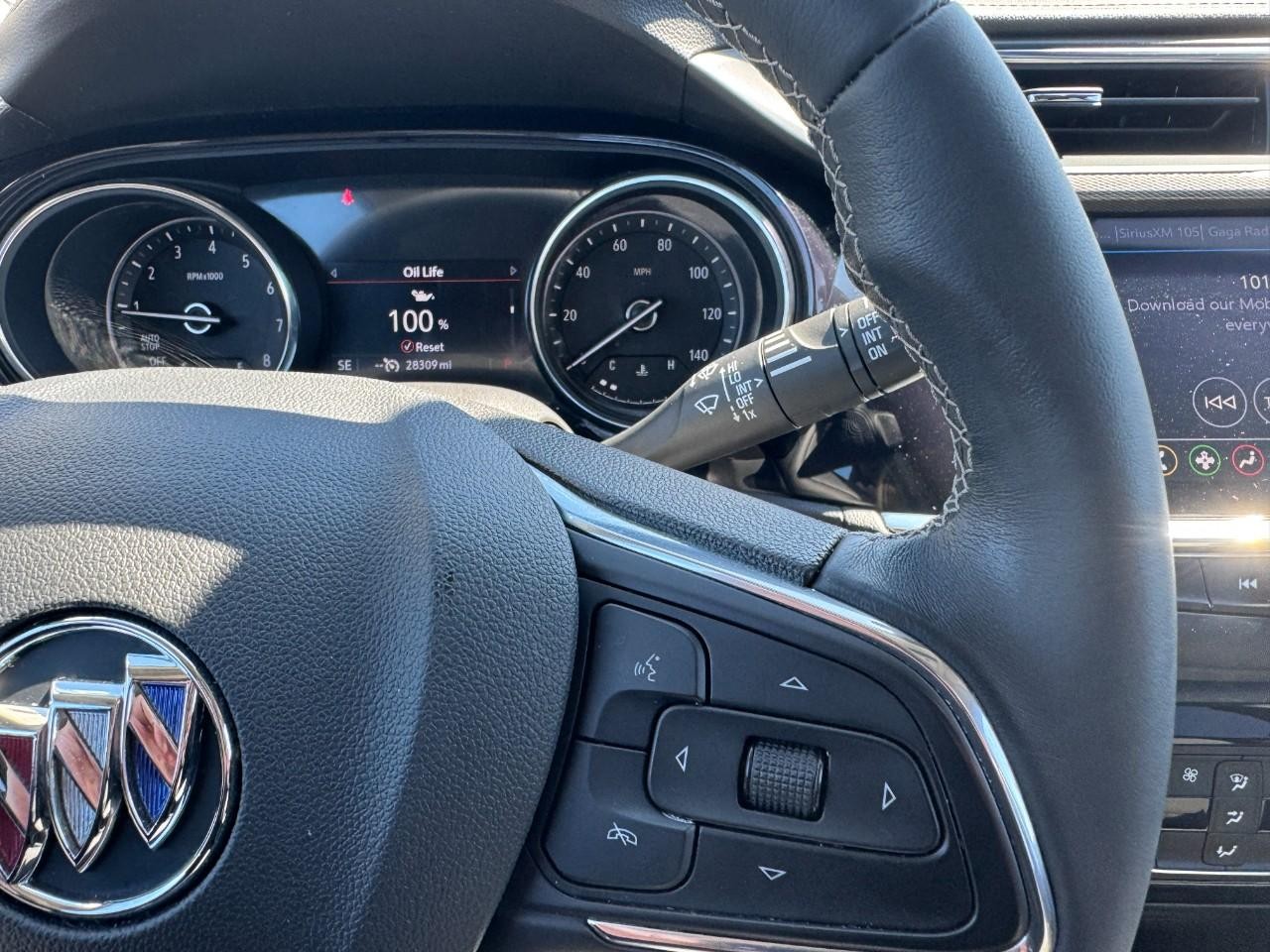 Buick Encore GX Vehicle Full-screen Gallery Image 21