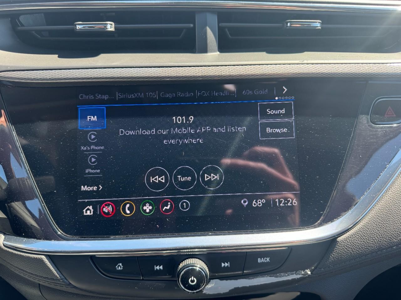 Buick Encore GX Vehicle Full-screen Gallery Image 23