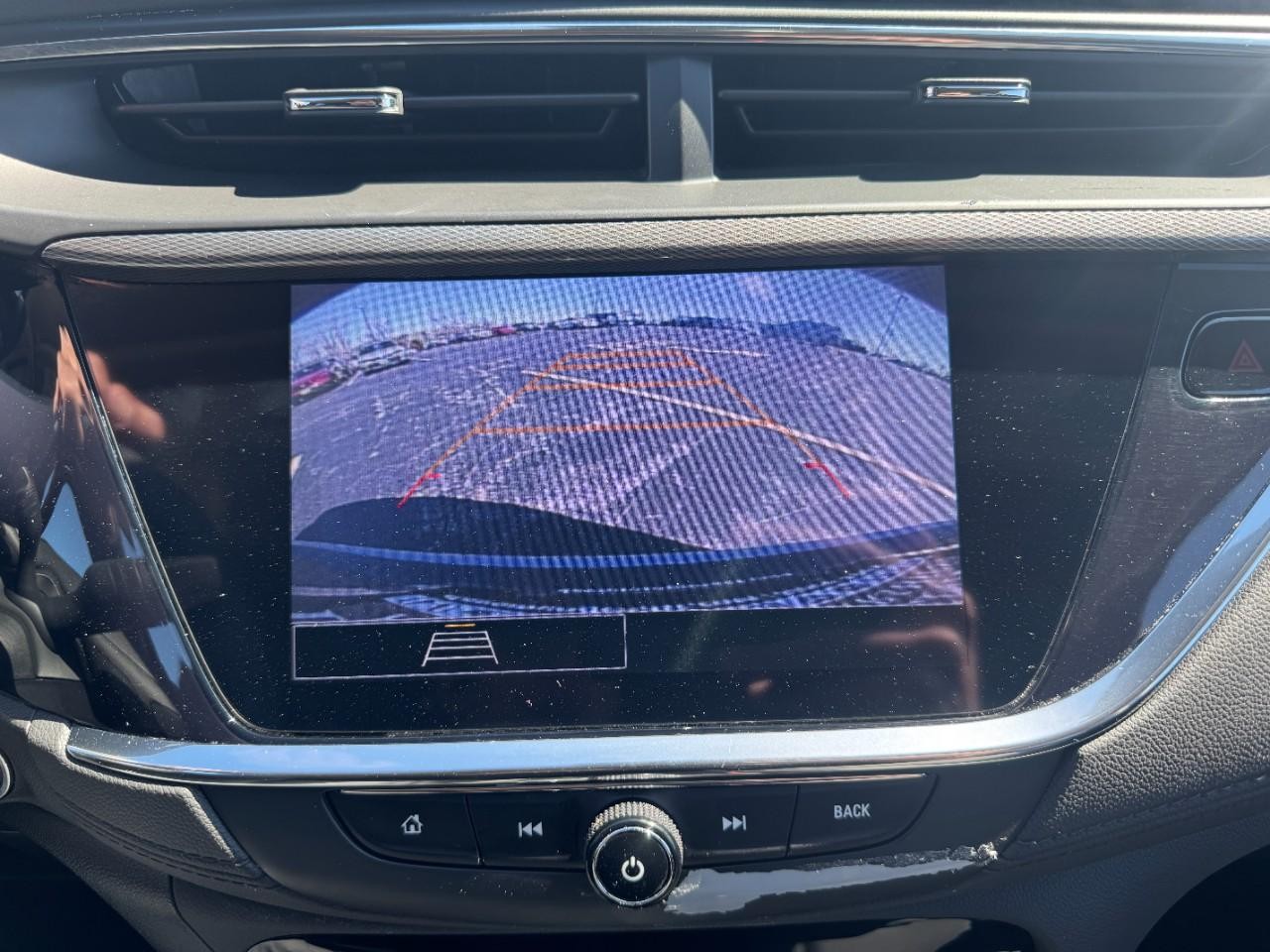 Buick Encore GX Vehicle Full-screen Gallery Image 24