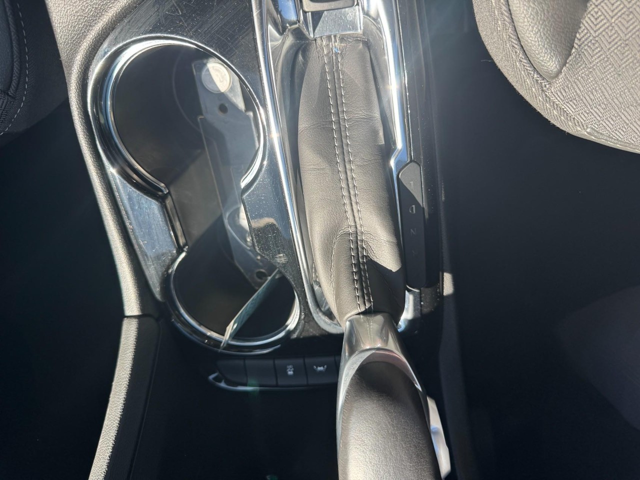 Buick Encore GX Vehicle Full-screen Gallery Image 26