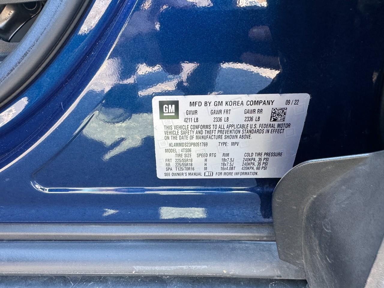 Buick Encore GX Vehicle Full-screen Gallery Image 27