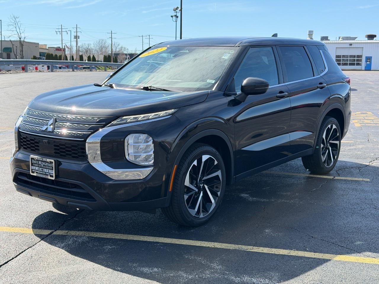 Mitsubishi Outlander Vehicle Full-screen Gallery Image 10