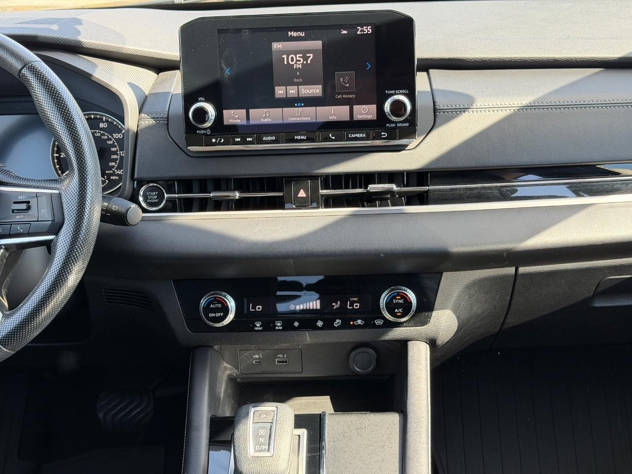 Mitsubishi Outlander Vehicle Full-screen Gallery Image 13