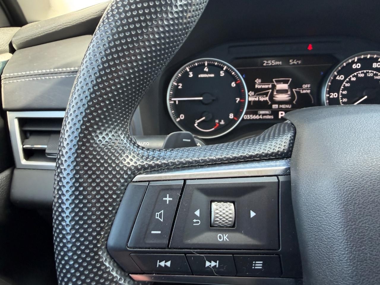 Mitsubishi Outlander Vehicle Full-screen Gallery Image 19