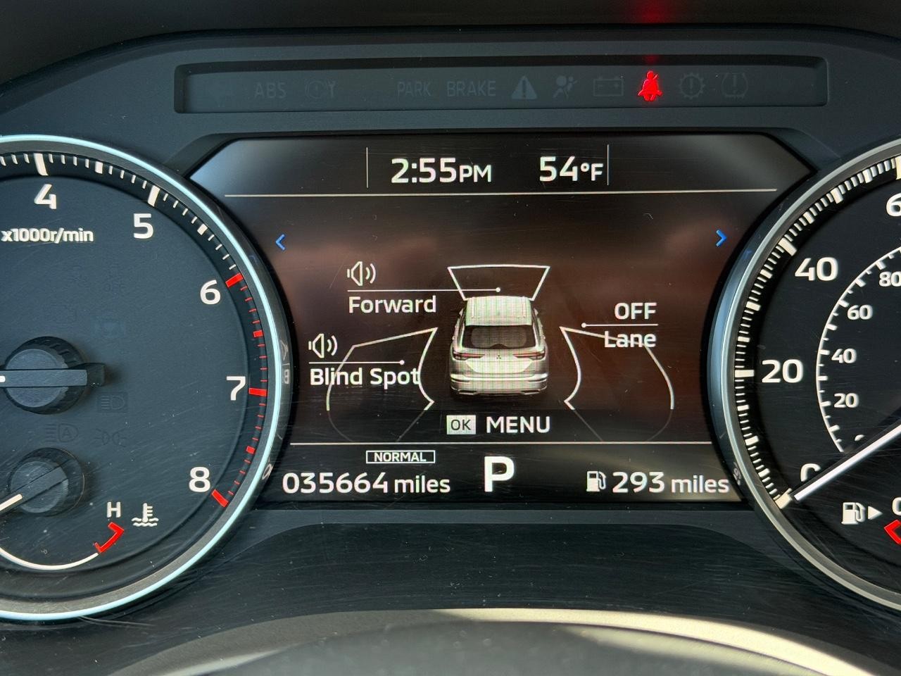 Mitsubishi Outlander Vehicle Full-screen Gallery Image 24