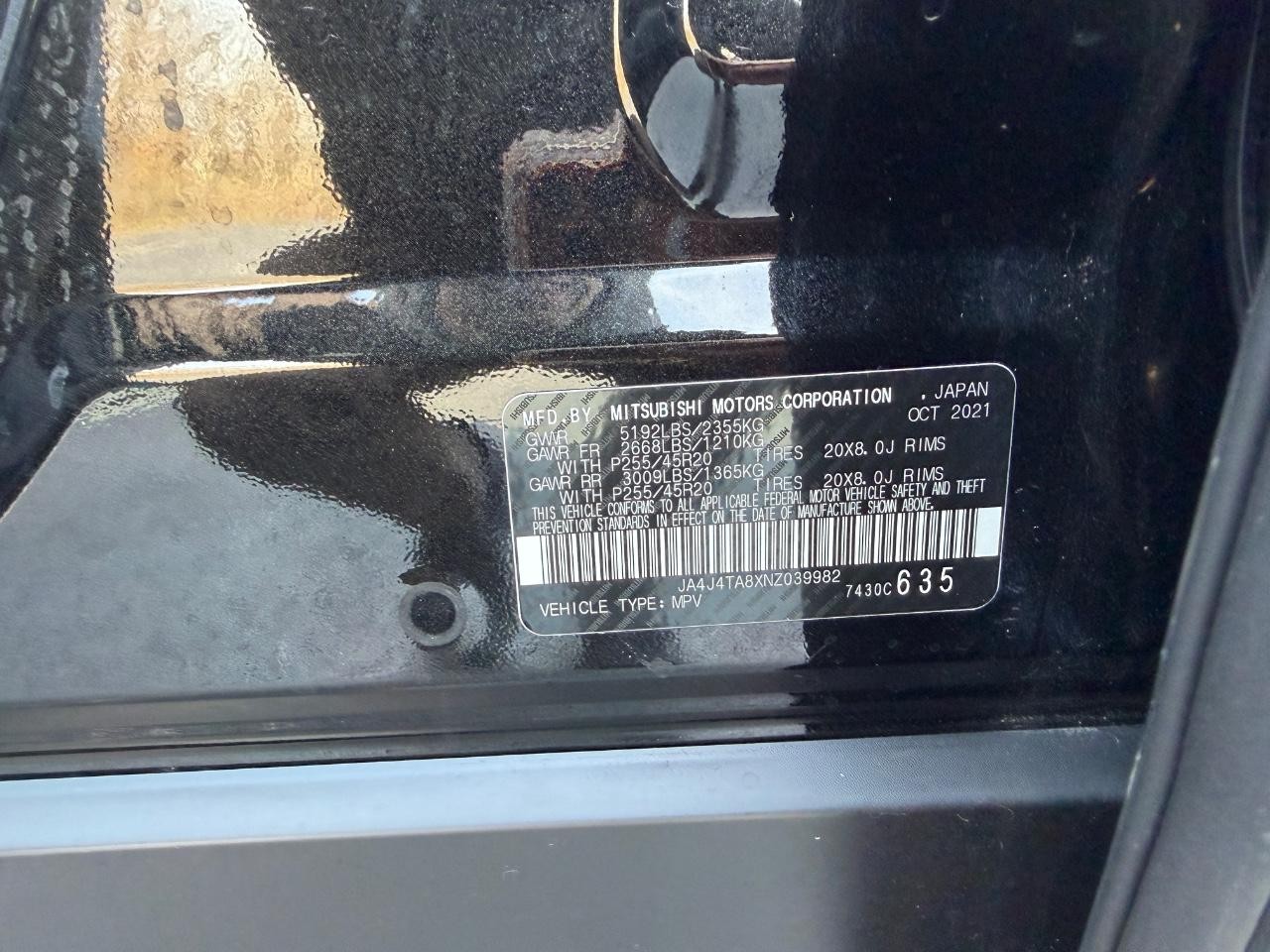 Mitsubishi Outlander Vehicle Full-screen Gallery Image 25